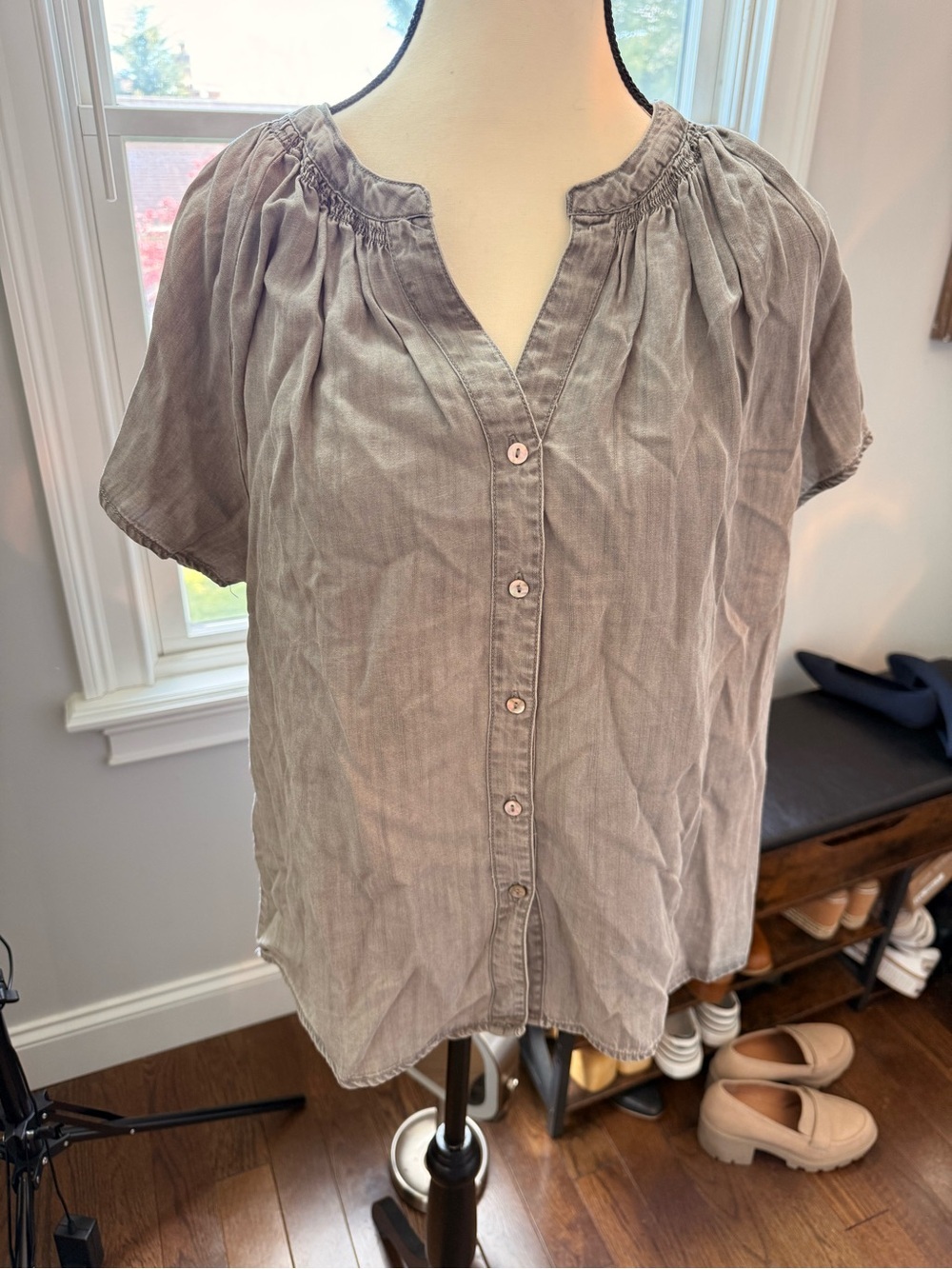 Women’s Hester and Orchard Grey Short-Sleeve Button-Down Blouse Medium Anthro Br